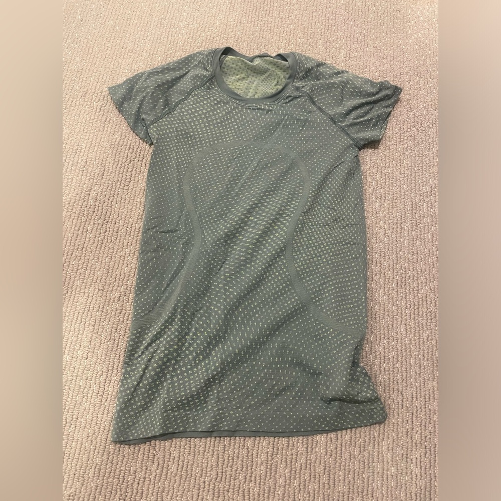 Lululemon swiftly tech short sleeve!!